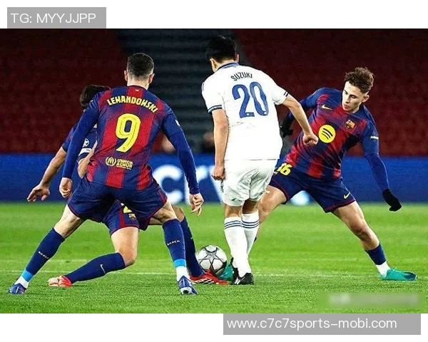 梅西夜访诺坎普引发猜测巴萨未派人参与或因球员临时决定